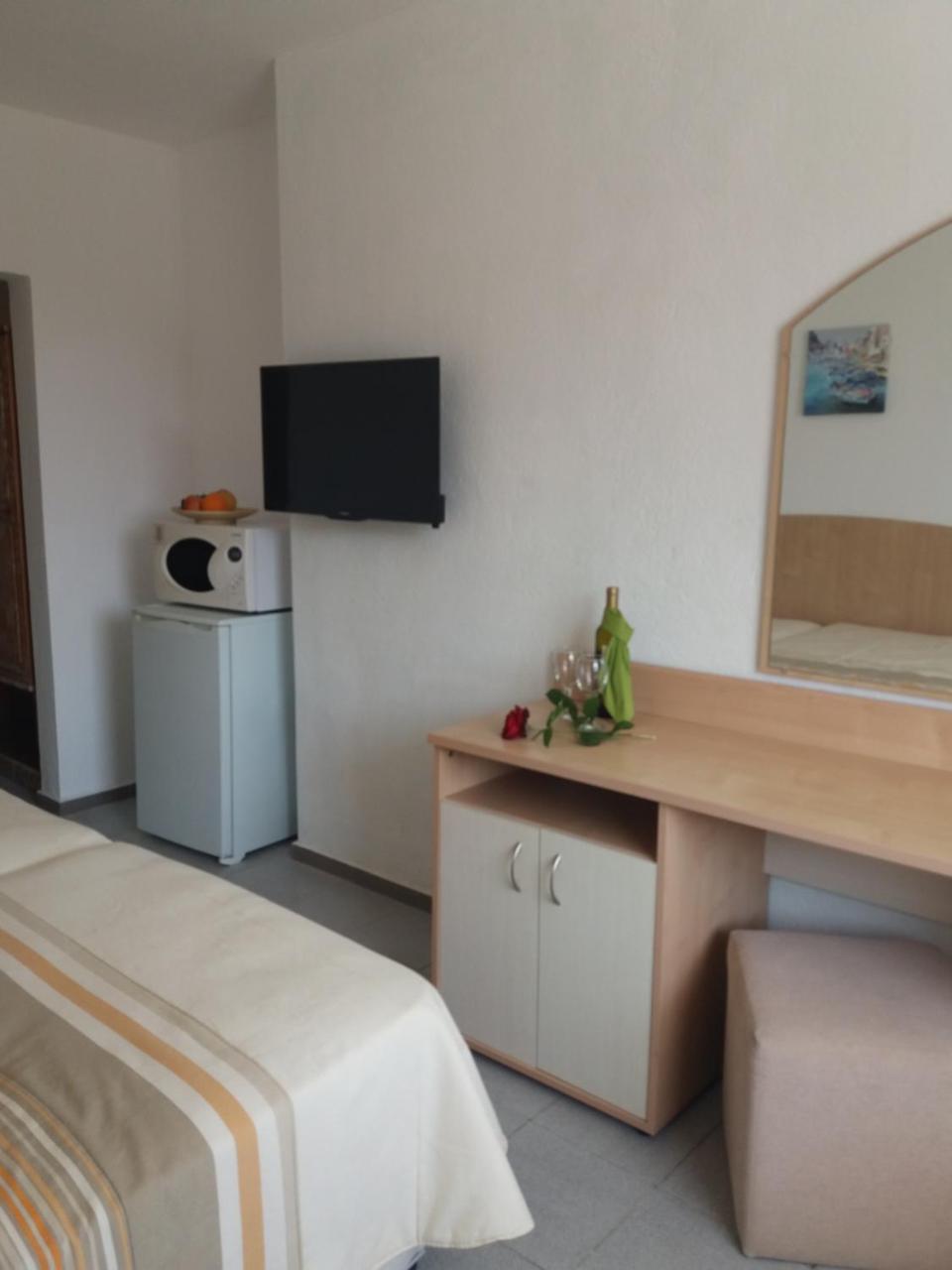 Alba Family Club Hotel Primorsko Exterior photo