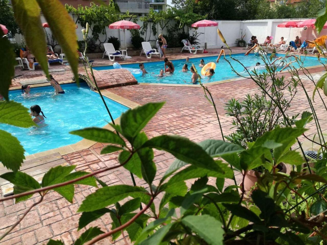 Alba Family Club Hotel Primorsko Exterior photo