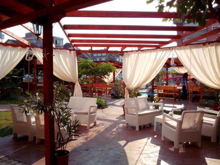 Alba Family Club Hotel Primorsko Exterior photo